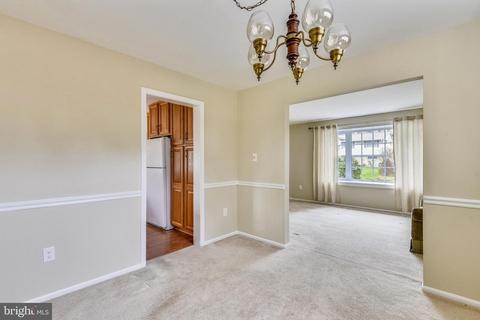 10009 E Constable Ct, Fairfax, VA 22032 photo 11