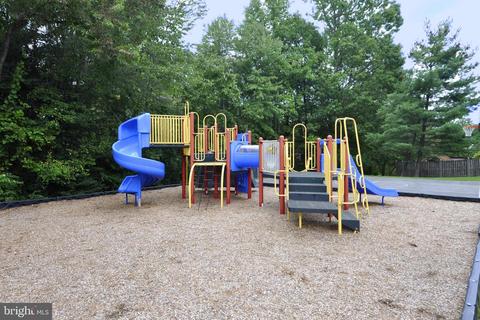 10009 E Constable Ct, Fairfax, VA 22032 photo 39