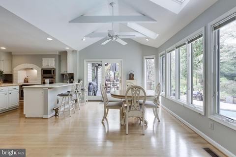 7741 Bridle Path Ln, Mclean, VA 22102 photo 12