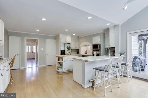 7741 Bridle Path Ln, Mclean, VA 22102 photo 10