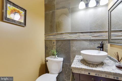 7741 Bridle Path Ln, Mclean, VA 22102 photo 3