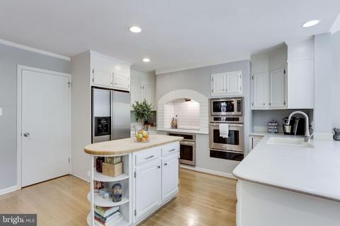 7741 Bridle Path Ln, Mclean, VA 22102 photo 8