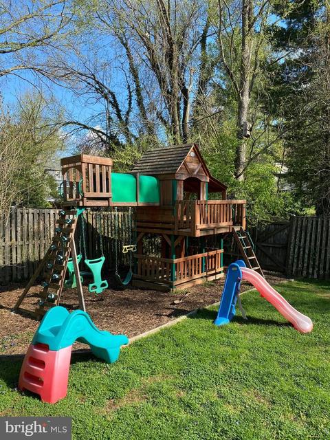 6819 Dillon Ave, Mclean, VA 22101 photo 2