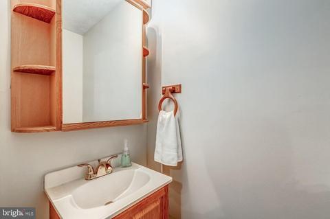 4361 Cub Run Rd, Chantilly, VA 20151 photo 20
