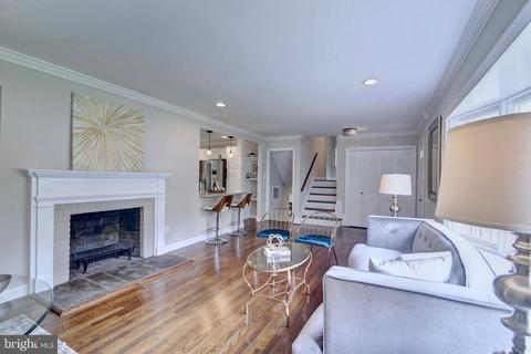 6712 Harwood Pl, Springfield, VA 22152 photo 9