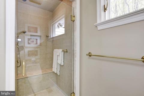 1062 Rector Ln, Mclean, VA 22102 photo 18