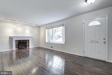 8941 Victoria Rd, Springfield, VA 22151 photo 2