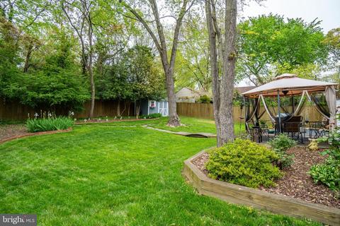 6904 Gilbert St, Springfield, VA 22150 photo 4