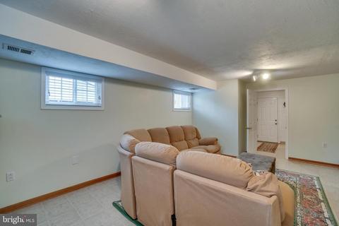 6904 Gilbert St, Springfield, VA 22150 photo 31