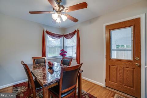 6904 Gilbert St, Springfield, VA 22150 photo 8
