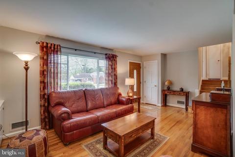 6904 Gilbert St, Springfield, VA 22150 photo 11