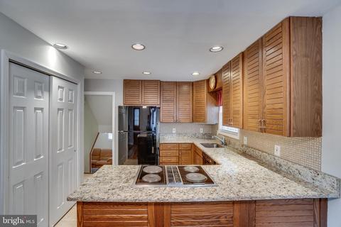 6904 Gilbert St, Springfield, VA 22150 photo 15