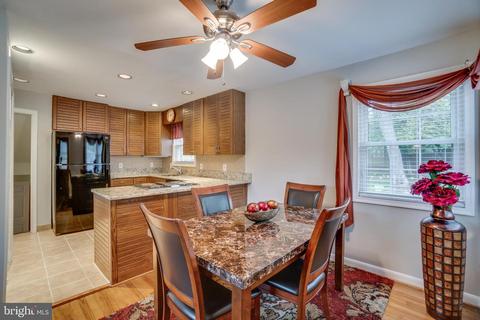 6904 Gilbert St, Springfield, VA 22150 photo 7