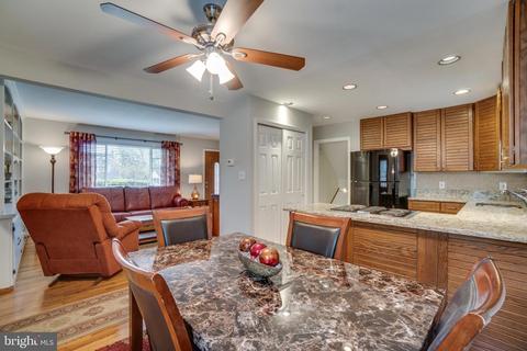 6904 Gilbert St, Springfield, VA 22150 photo 6