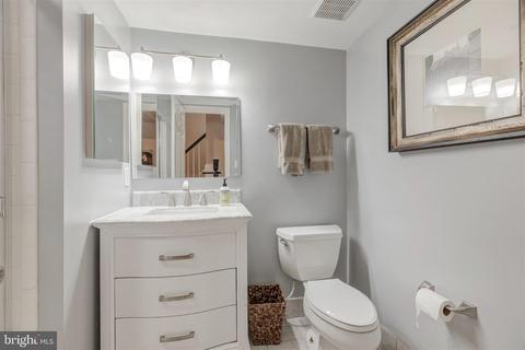 7248 Evans Mill Rd, Mclean, VA 22101 photo 32