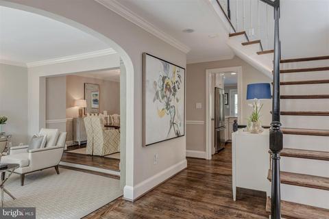 7248 Evans Mill Rd, Mclean, VA 22101 photo 2