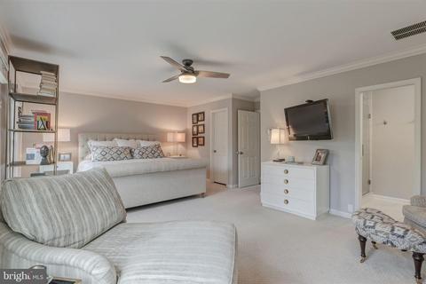 7248 Evans Mill Rd, Mclean, VA 22101 photo 17