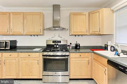 7624 Long Pine Dr, Springfield, VA 22151 photo 17