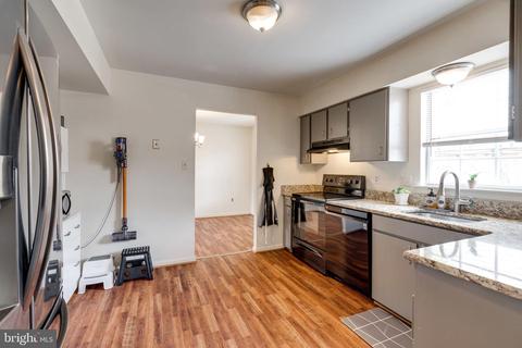 7207 Sumpter Ln, Springfield, VA 22150 photo 4