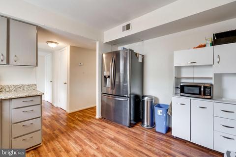 7207 Sumpter Ln, Springfield, VA 22150 photo 3