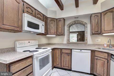 7607 Hogarth St, Springfield, VA 22151 photo 4