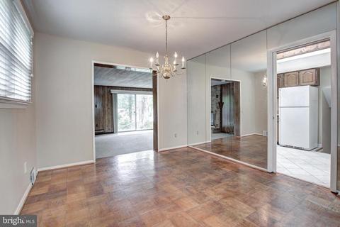 7607 Hogarth St, Springfield, VA 22151 photo 9