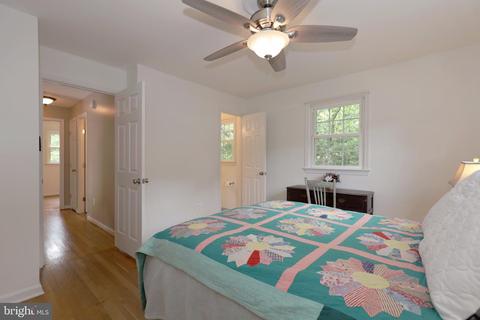 6805 Houndmaster Rd, Springfield, VA 22152 photo 23