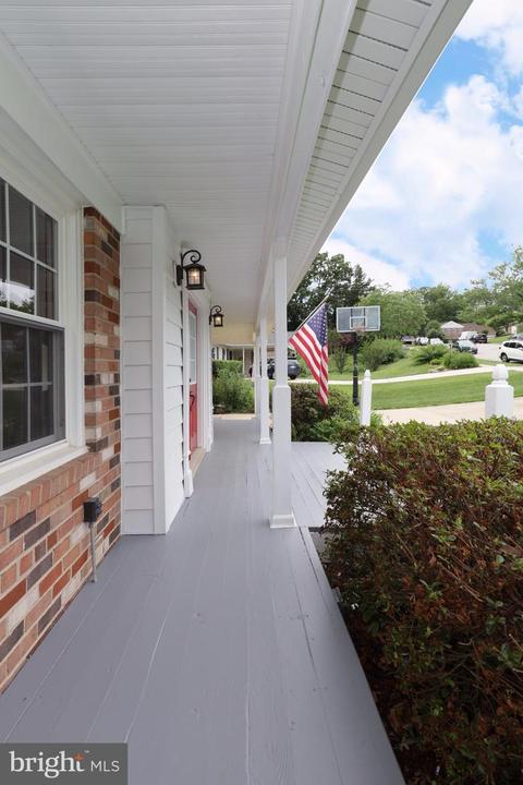 6805 Houndmaster Rd, Springfield, VA 22152 photo 5