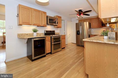 6805 Houndmaster Rd, Springfield, VA 22152 photo 18