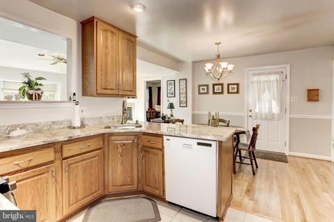 8608 Cromwell Dr, Springfield, VA 22151 photo 8