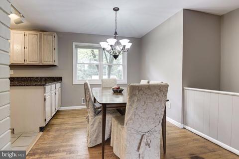 7402 Estaban Pl, Springfield, VA 22151 photo 6
