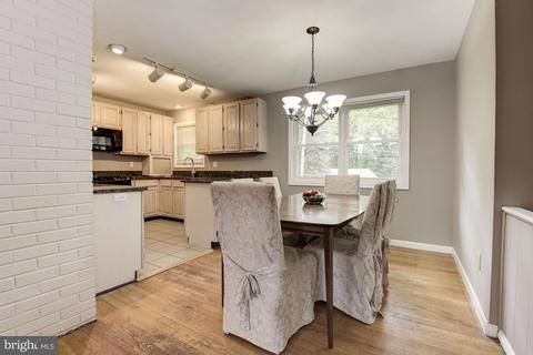 7402 Estaban Pl, Springfield, VA 22151 photo 5