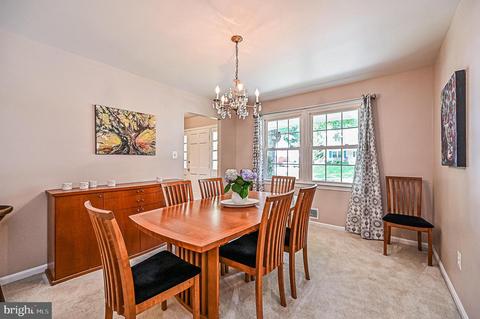 6812 Reynard Dr, Springfield, VA 22152 photo 11