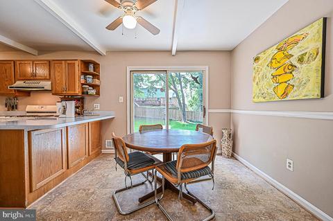 6812 Reynard Dr, Springfield, VA 22152 photo 12