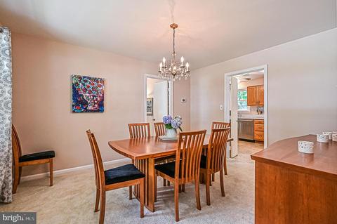 6812 Reynard Dr, Springfield, VA 22152 photo 10