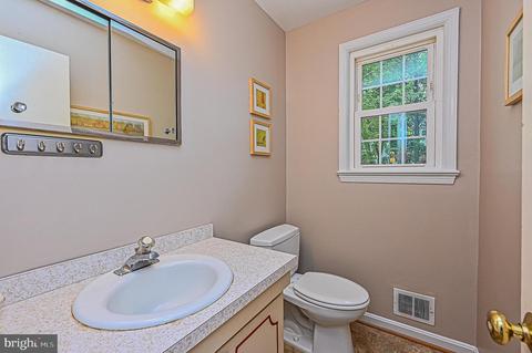 6812 Reynard Dr, Springfield, VA 22152 photo 18