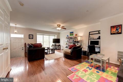 8723 Wadebrook Ter, Springfield, VA 22153 photo 5