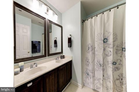 8723 Wadebrook Ter, Springfield, VA 22153 photo 18