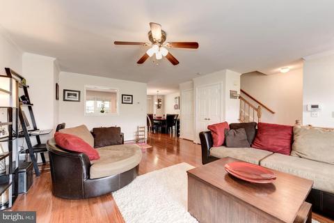 8723 Wadebrook Ter, Springfield, VA 22153 photo 4
