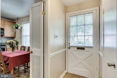 7237 Hillmead Ct, Springfield, VA 22150 photo 8