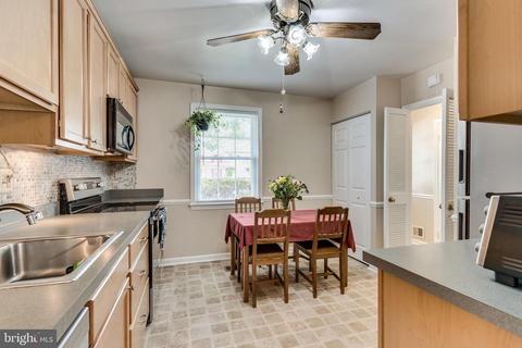 7237 Hillmead Ct, Springfield, VA 22150 photo 12
