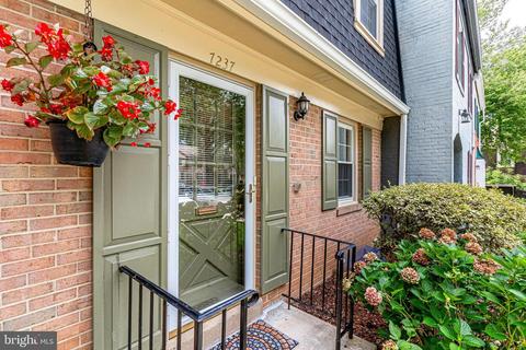 7237 Hillmead Ct, Springfield, VA 22150 photo 2