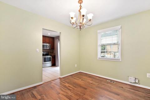 9527 Ashbridge Ct, Burke, VA 22015 photo 9