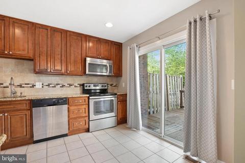 9527 Ashbridge Ct, Burke, VA 22015 photo 7