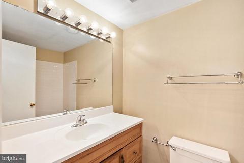 9527 Ashbridge Ct, Burke, VA 22015 photo 21