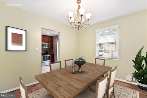 9527 Ashbridge Ct, Burke, VA 22015 photo 8
