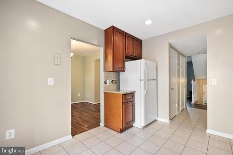 9527 Ashbridge Ct, Burke, VA 22015 photo 5