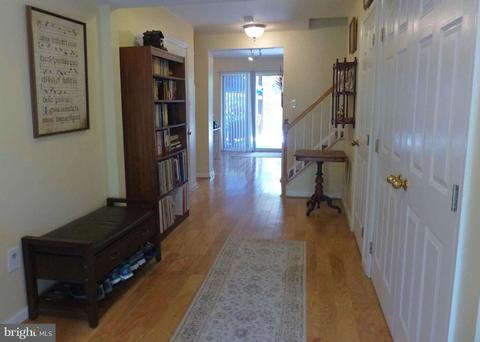 7108 Tanworth Dr, Springfield, VA 22152 photo 5