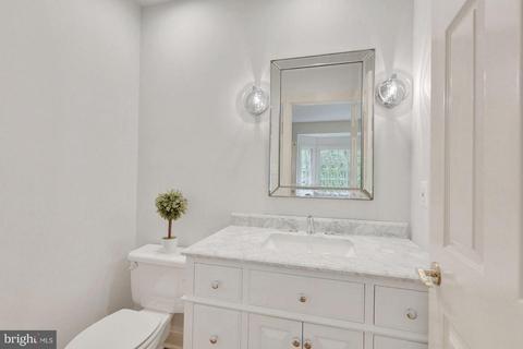 1125 Brook Valley Ln, Mclean, VA 22102 photo 12
