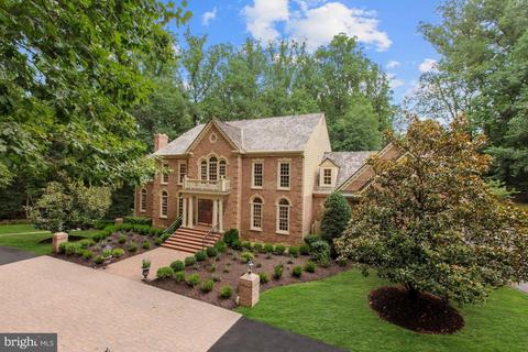 1125 Brook Valley Ln, Mclean, VA 22102 photo 1